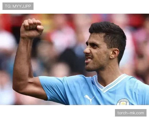 福登回应媒体评价：在压力中稳步前行，寻求成长与突破