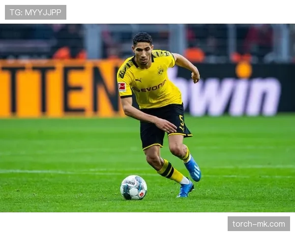 阿什拉夫王子公园球场表现稳健，巴黎圣日耳曼右路攻防持续提升