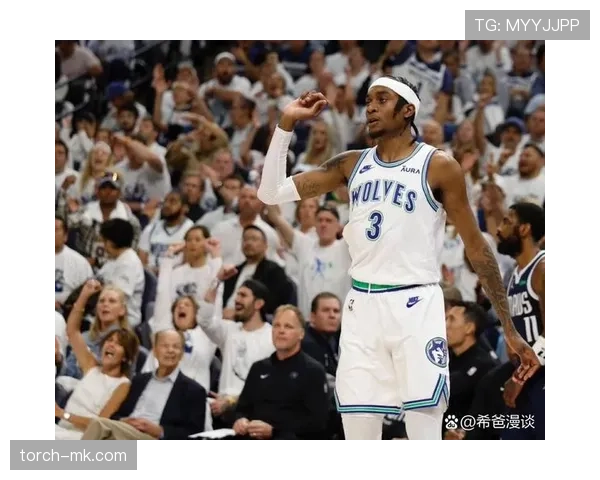 泰勒·希罗挡拆拉开空间提升三分命中率明显优于季后赛表现