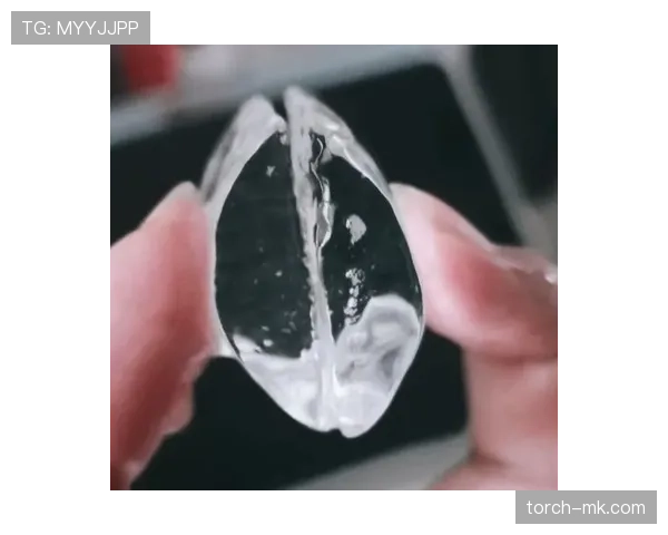 杨千霖训练完直接啃冰块，这自律程度我连围观都喘不过气